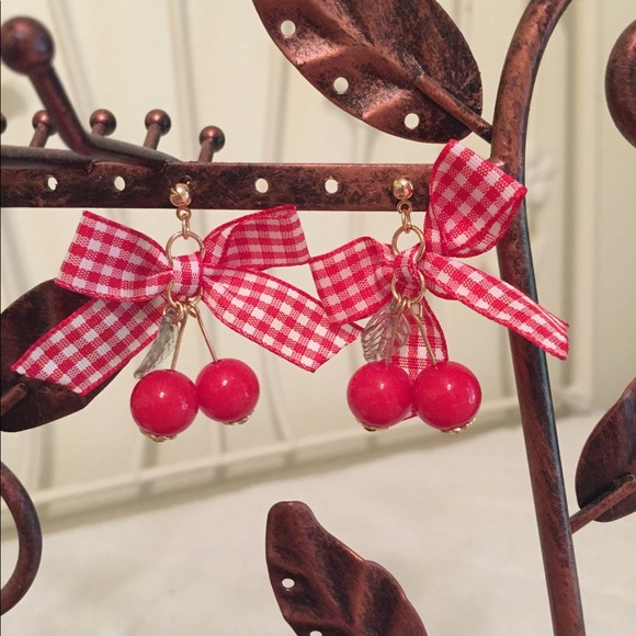 Jewelry - Cute pinup style cherry ribbon earrings 🍒